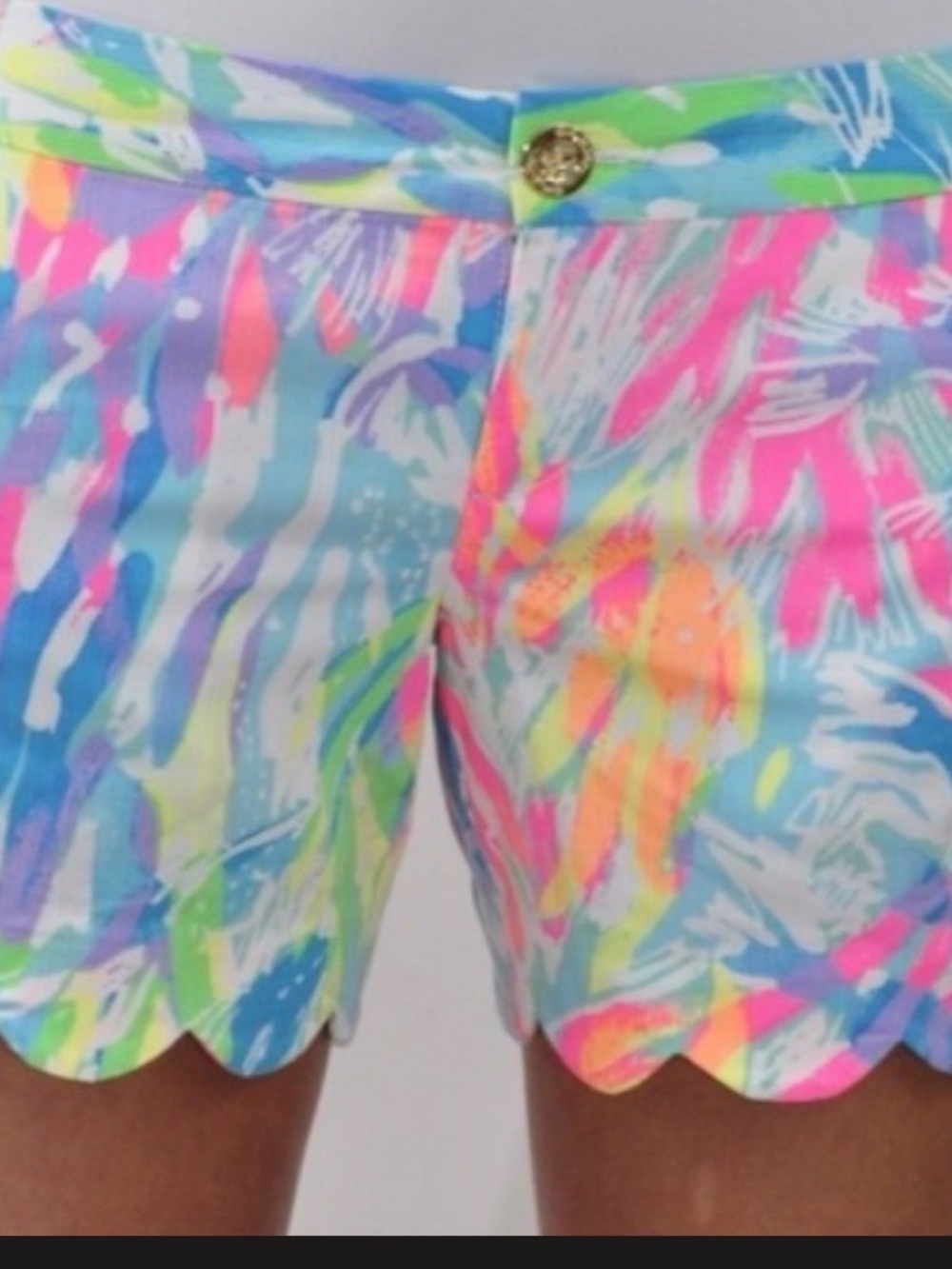 Lilly Pulitzer 5” Buttercup Shorts in the “Sparkling Sands” print, size 6